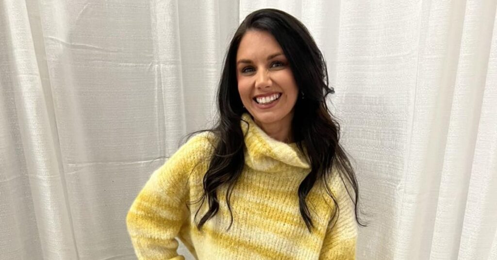 How old is Caitlin Francis? Age and birthday