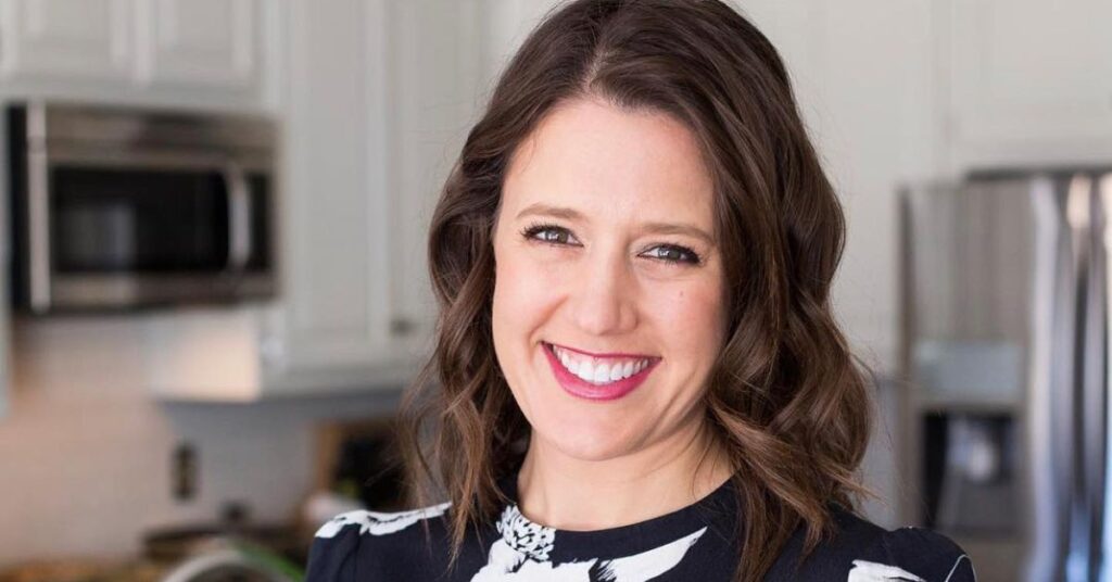 How old is Emily Sutton? Age and birthday